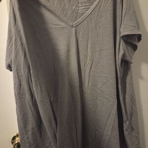 Torrid Women's Gray V-Neck Tee